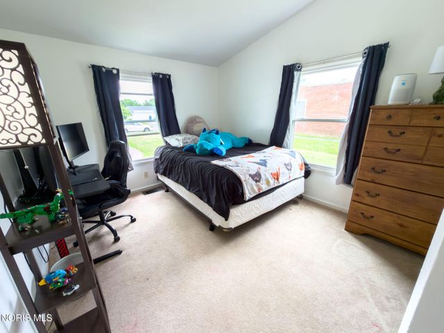 5837 Granville Drive, Sylvania, OH 43560