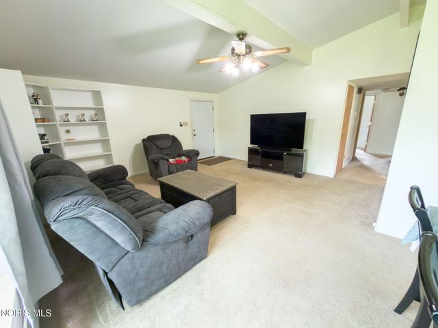 5837 Granville Drive, Sylvania, OH 43560