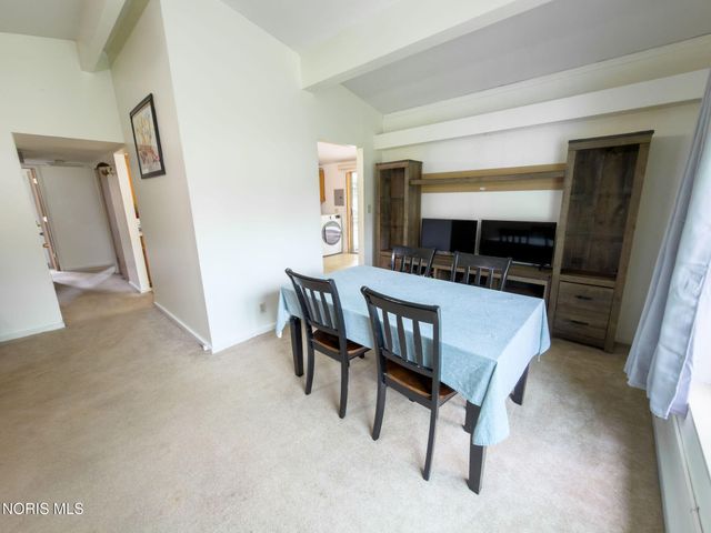5837 Granville Drive, Sylvania, OH 43560