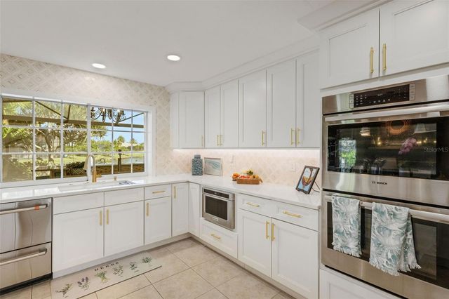 5679 COUNTRY LAKES DRIVE 7, Sarasota, FL 34243