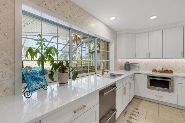 5679 COUNTRY LAKES DRIVE 7, Sarasota, FL 34243