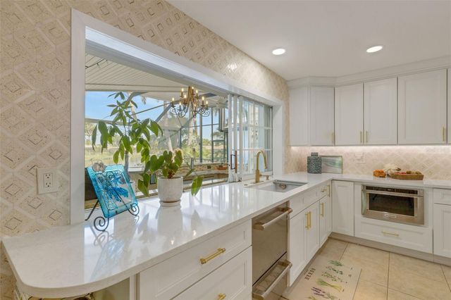5679 COUNTRY LAKES DRIVE 7, Sarasota, FL 34243