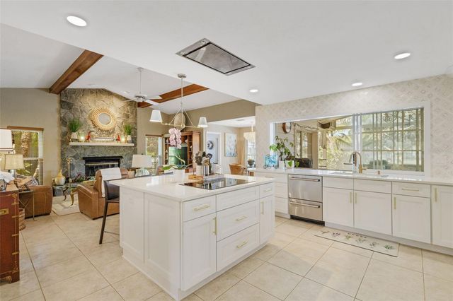 5679 COUNTRY LAKES DRIVE 7, Sarasota, FL 34243