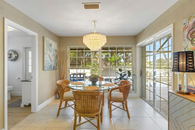 5679 COUNTRY LAKES DRIVE 7, Sarasota, FL 34243