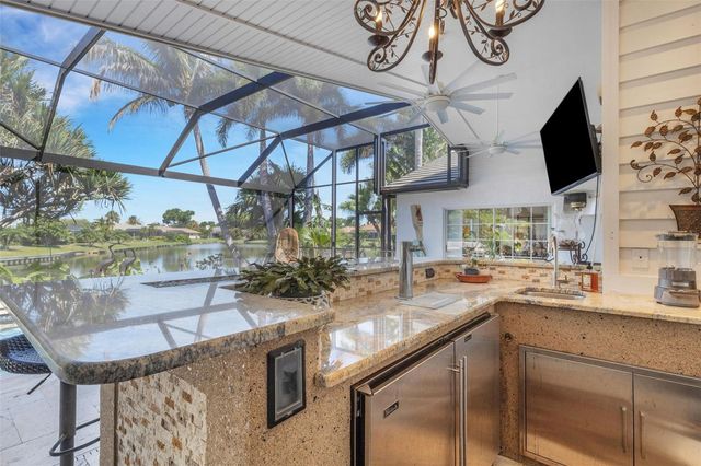 5679 COUNTRY LAKES DRIVE 7, Sarasota, FL 34243