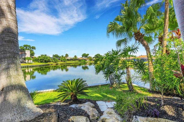 5679 COUNTRY LAKES DRIVE 7, Sarasota, FL 34243