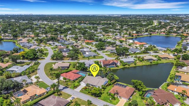 5679 COUNTRY LAKES DRIVE 7, Sarasota, FL 34243