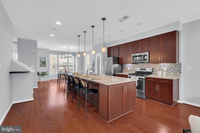 8128 HONEY BEE WAY, Manassas, VA 20111