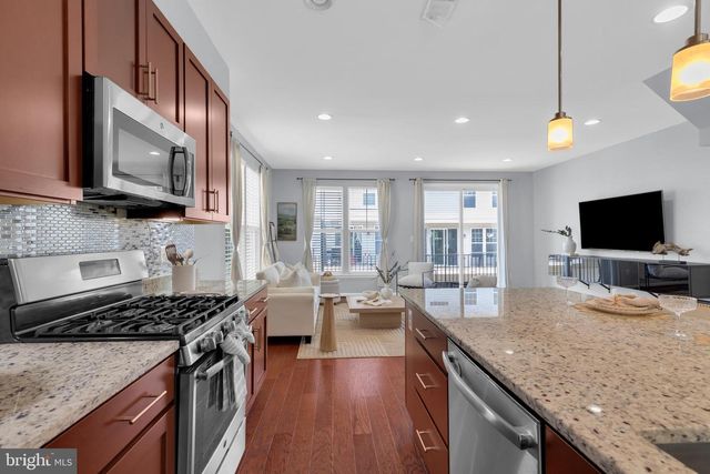 8128 HONEY BEE WAY, Manassas, VA 20111