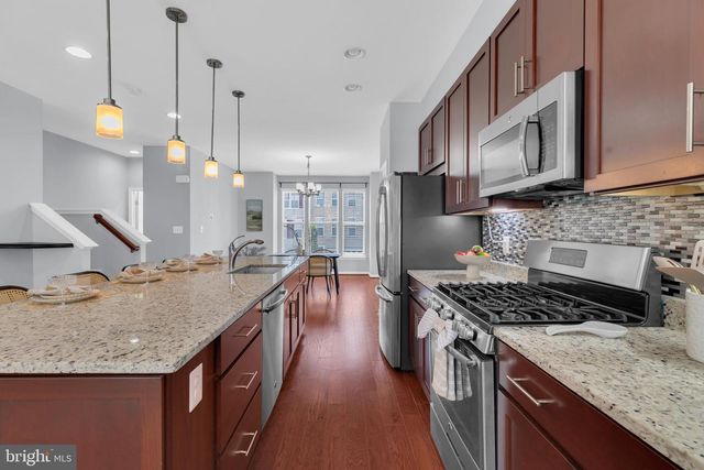 8128 HONEY BEE WAY, Manassas, VA 20111