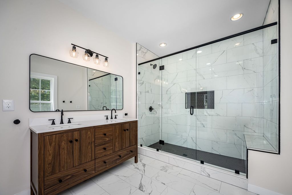 201 Linda Ln, Tullahoma, TN 37388