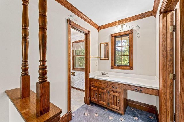 S67W24425 Skyline AVENUE, Waukesha, WI 53189