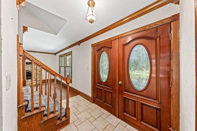 S67W24425 Skyline AVENUE, Waukesha, WI 53189