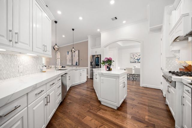 16214 Davy Crockett Court, Cypress, TX 77433