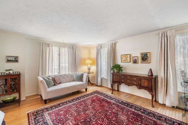 3 Willard Ln, Lynnfield, MA 01940