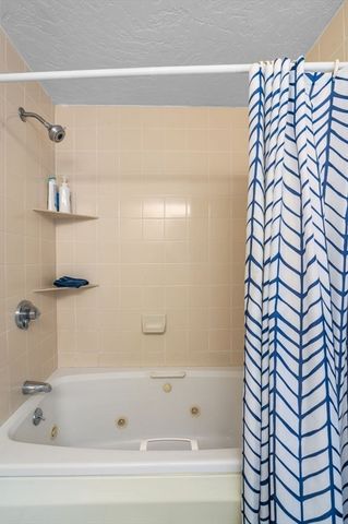 3 Willard Ln, Lynnfield, MA 01940