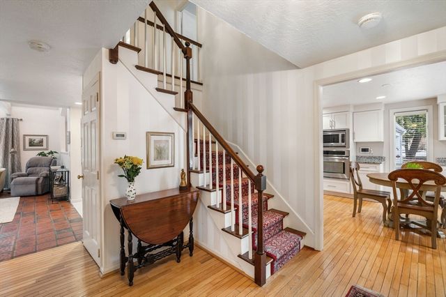 3 Willard Ln, Lynnfield, MA 01940