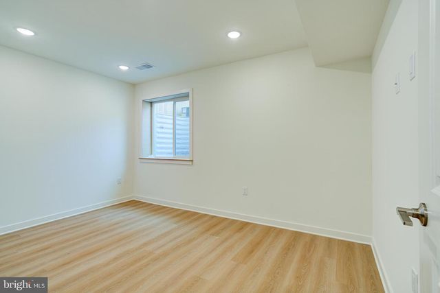 2480 EMERALD ST, Philadelphia, PA 19125