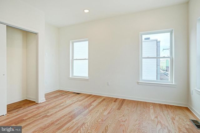 2480 EMERALD ST, Philadelphia, PA 19125