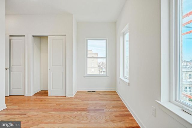 2480 EMERALD ST, Philadelphia, PA 19125