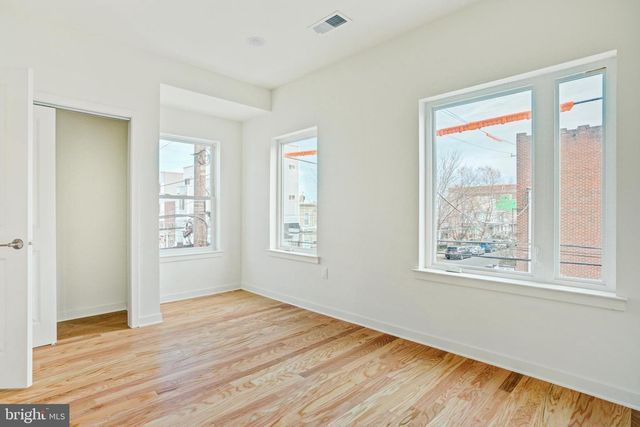 2480 EMERALD ST, Philadelphia, PA 19125