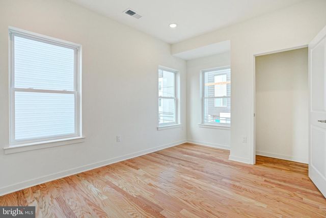 2480 EMERALD ST, Philadelphia, PA 19125