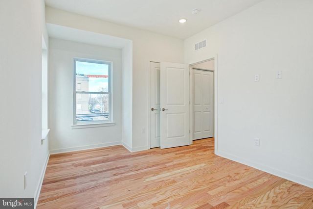 2480 EMERALD ST, Philadelphia, PA 19125