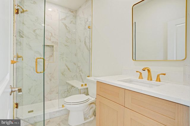 2480 EMERALD ST, Philadelphia, PA 19125