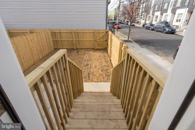 2480 EMERALD ST, Philadelphia, PA 19125