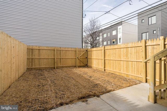 2480 EMERALD ST, Philadelphia, PA 19125