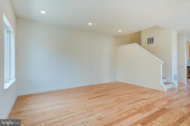 2480 EMERALD ST, Philadelphia, PA 19125