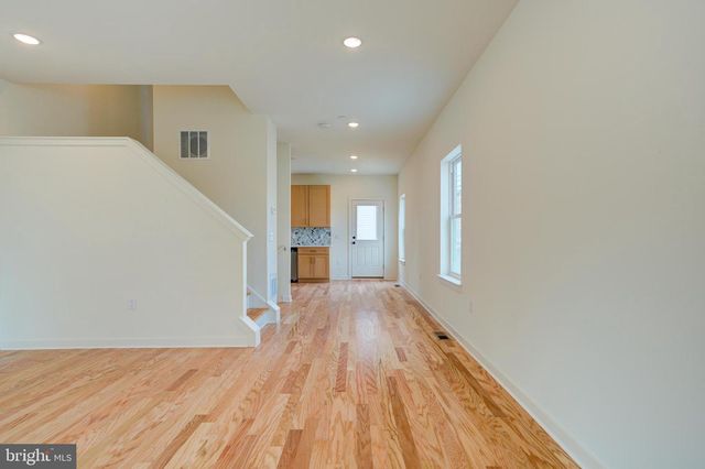 2480 EMERALD ST, Philadelphia, PA 19125