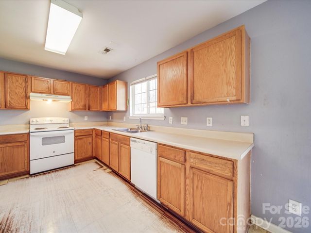5414 Peachwood Drive, Charlotte, NC 28216