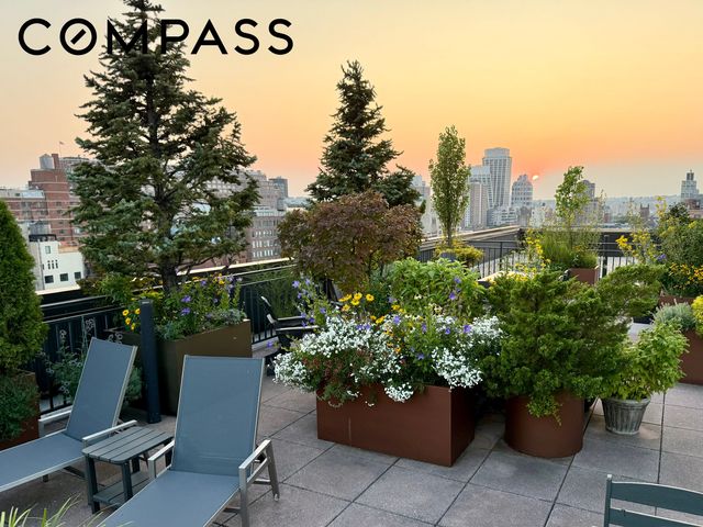 201 W 21st St Apt 12C, New York City, NY 10011