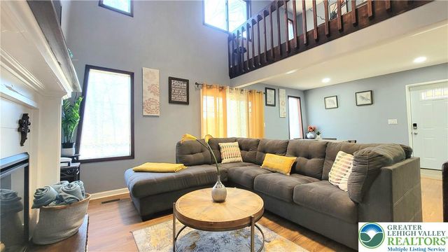 8237 NATURES Drive, Coolbaugh Twp, PA 18466