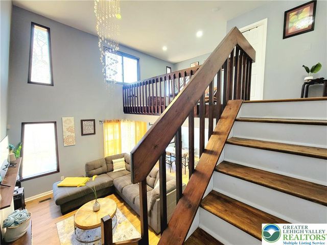 8237 NATURES Drive, Coolbaugh Twp, PA 18466