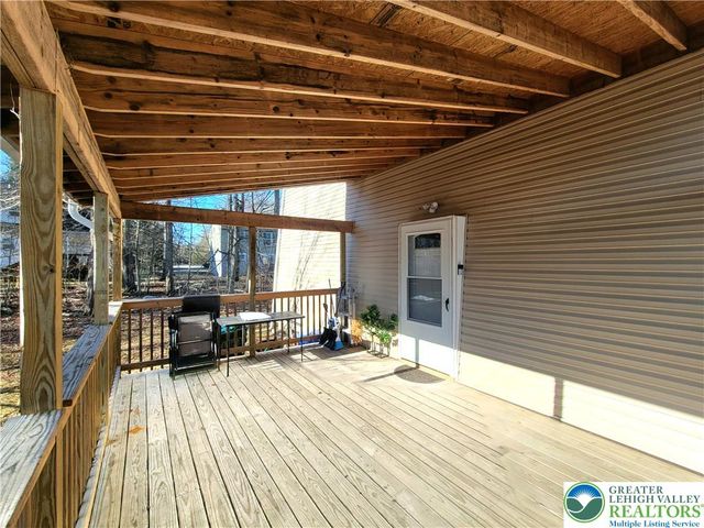 8237 NATURES Drive, Coolbaugh Twp, PA 18466