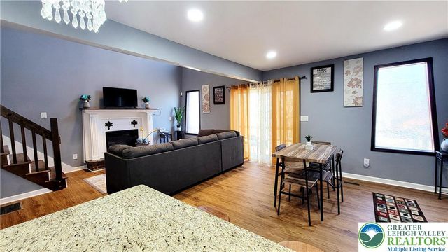 8237 NATURES Drive, Coolbaugh Twp, PA 18466