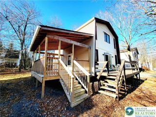 8237 NATURES Drive, Coolbaugh Twp, PA 18466