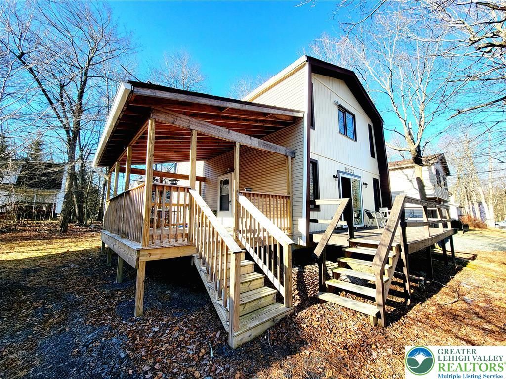 8237 NATURES Drive, Coolbaugh Twp, PA 18466