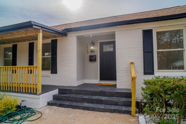 1033 Tracy Drive, Charlotte, NC 28217