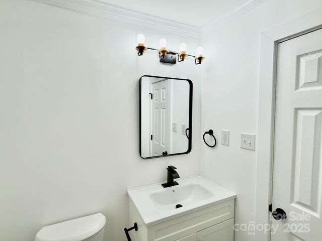 1033 Tracy Drive, Charlotte, NC 28217