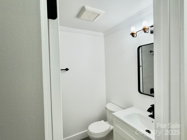 1033 Tracy Drive, Charlotte, NC 28217