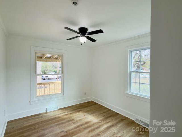 1033 Tracy Drive, Charlotte, NC 28217