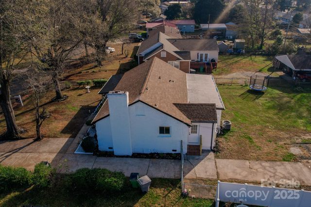 1033 Tracy Drive, Charlotte, NC 28217