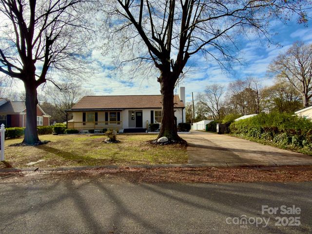 1033 Tracy Drive, Charlotte, NC 28217