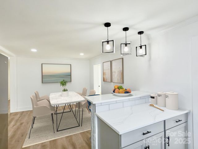 1033 Tracy Drive, Charlotte, NC 28217