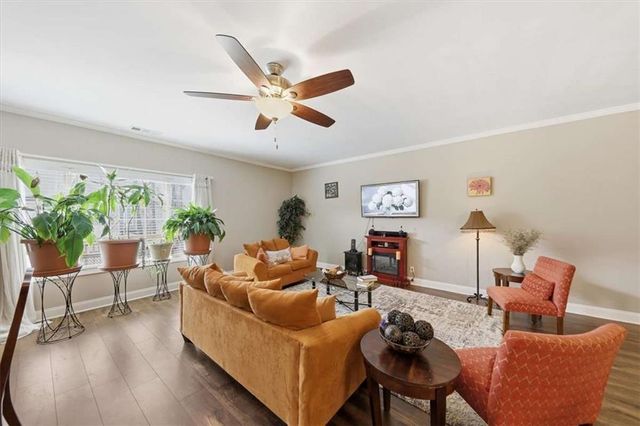 301 NW Jackson Place NW, Lilburn, GA 30047