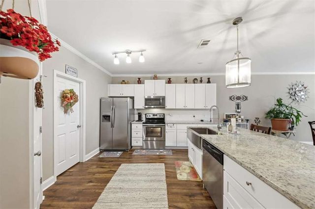 301 NW Jackson Place NW, Lilburn, GA 30047