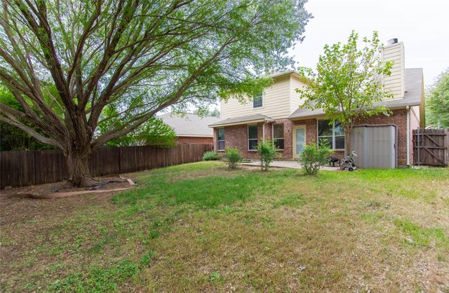 11812 Wispwillow Drive, Fort Worth, TX 76244